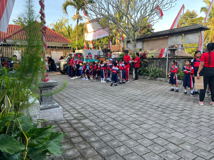 KEGIATAN JALAN SANTAI SERANGKAIAN HUT RI KE 80